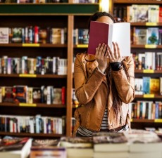 معرفی ۶ فروشگاه کتاب به زبان‌های مختلف در دبی