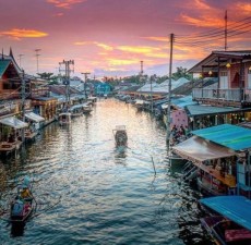 راهنمای گردش در بازار شناور آمفاوا در بانکوک