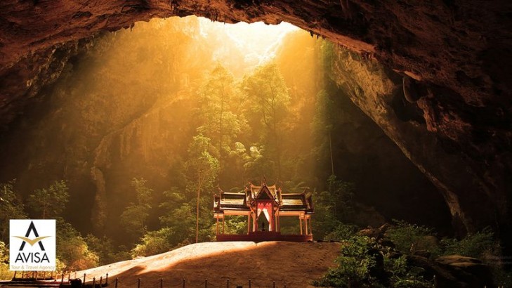 ۶ غار شگفت‌انگیز جهان که پیاده‌روی در آنها بی‌نظیر است