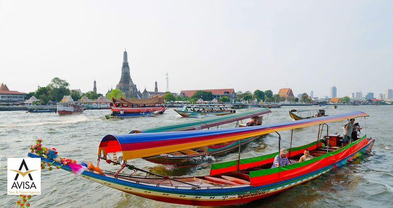 رودخانه‌ی ائوفارایا و قایق‌ها در بانکوک