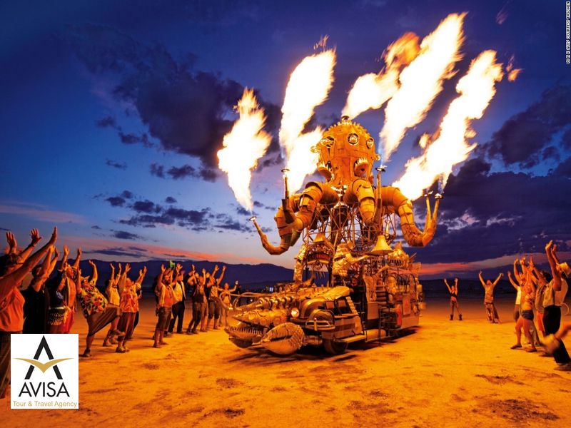 ۴- فستیوال "سوزاندن انسان" در صحرای نوادا