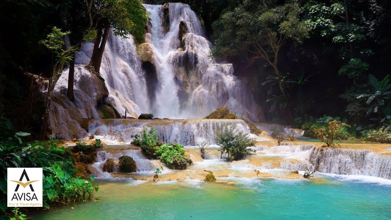 لائوس، گردش در آبشارهای کوآنگ سی